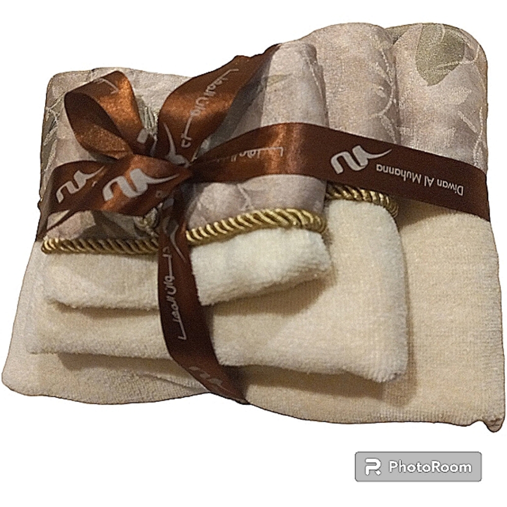 Decorative Set of 3 towels tasseled trim soft and luxurious feel Botanical Bath
